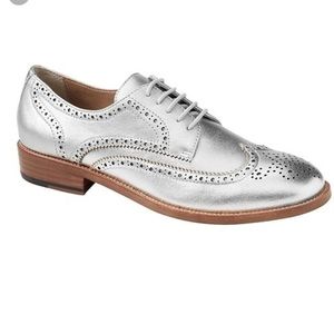 NWT Silver Banana Republic Oxford Shoes